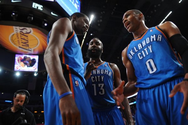Ba tuyển thủ Thunder đều thua trong trận mở màn mùa giải mới! Durant hối hận thua cuộc, Westbrook bị
