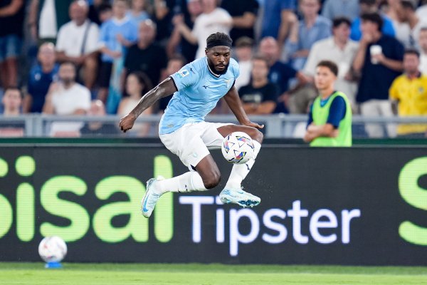 Lazio chính thức thông báo Tavares dính chấn thương cơ ở chân trái. Ronaldo: Sẽ vắng mặt trận gặp Ju